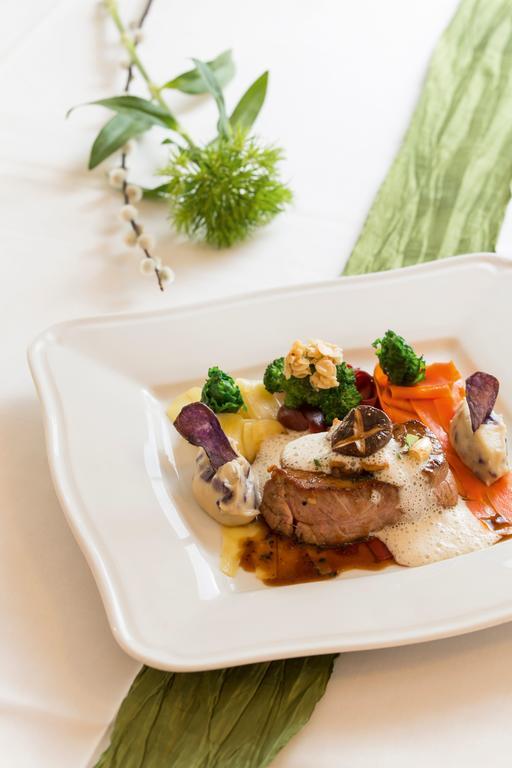 & Restaurant Schaumburger Ritter,